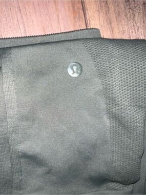 Lululemon Olive Green Athletic Capri Leggings with Logo